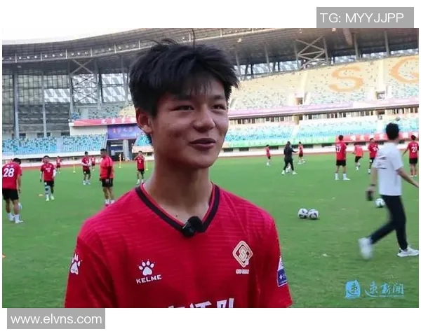 小胖再现绿茵场王者风采引领球队冲击巅峰荣耀 小胖再现绿茵场王者风采引领球队冲击巅峰荣耀