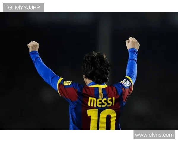 足球巨星霸气登场 风采绝伦的赛场传奇展现无遗