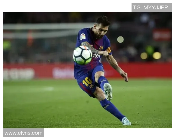 《足球梦想之路:球星少年成长记与激战赛场精彩瞬间》 《足球梦想之路:球星少年成长记与激战赛场精彩瞬间》