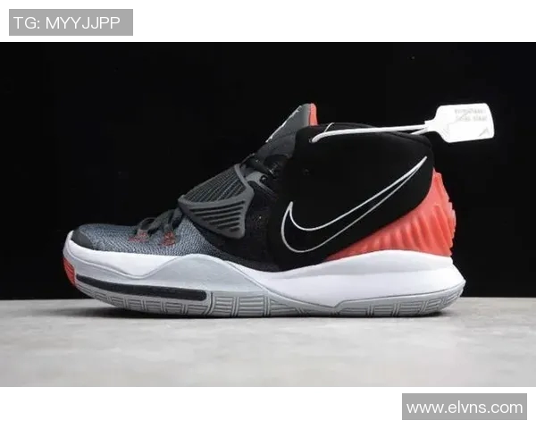 以足球耐克鞋为标志的最帅球星风采展示及其背后故事揭秘 以足球耐克鞋为标志的最帅球星风采展示及其背后故事揭秘