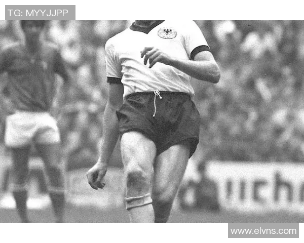 足球球星挠头瞬间展现无奈表情 他们在场上到底在想什么